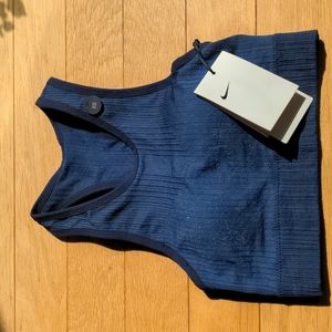 NWT Nike XS Sports Bra